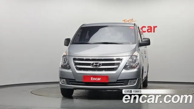 HYUNDAI GRAND STAREX 2017 — 171 724 км, серебристый, Корея — под ключ — фото 3
