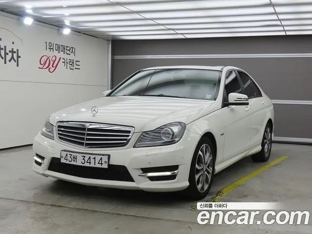 MERCEDES-BENZ C-CLASS W204 2012