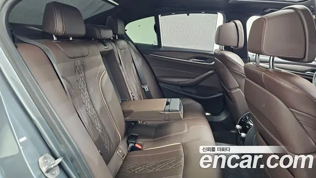 BMW 5 SERIES 2020 — 95 590 км, светло-серебристый, Корея — под ключ — фото 12