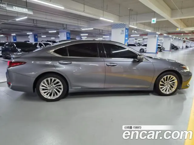 LEXUS ES300H 2019 — 168 752 км, серый, Корея — под ключ — фото 4