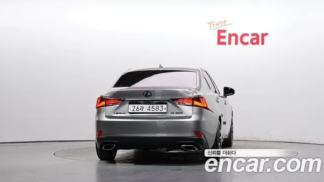 LEXUS IS300 2019 — 36 556 км, серебристо-серый, Корея — под ключ — фото 4