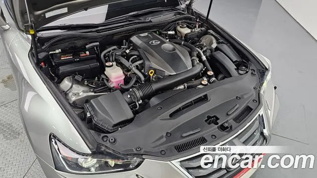 LEXUS IS300 2019 — 36 556 км, серебристо-серый, Корея — под ключ — фото 6