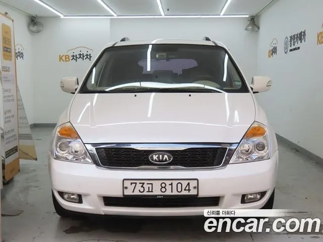 KIA CARNIVAL R 2012