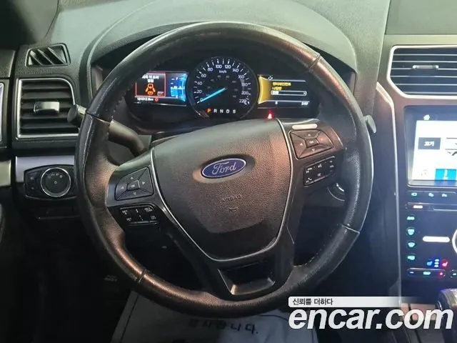 FORD EXPLORER 2018 — 161 612 км, белый, Корея — под ключ — фото 9