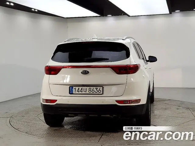 KIA SPORTAGE 2016 — 181 675 км, белый, Корея — под ключ — фото 3