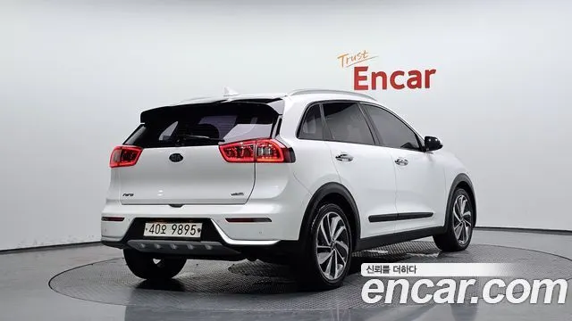 KIA NIRO 2017 — 201 804 км, белый, Корея — под ключ — фото 2
