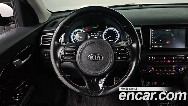 KIA NIRO 2017 — 201 804 км, белый, Корея — под ключ — фото 12