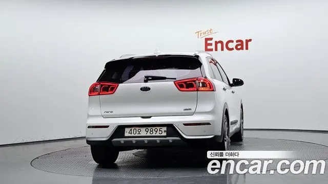 KIA NIRO 2017 — 201 804 км, белый, Корея — под ключ — фото 4