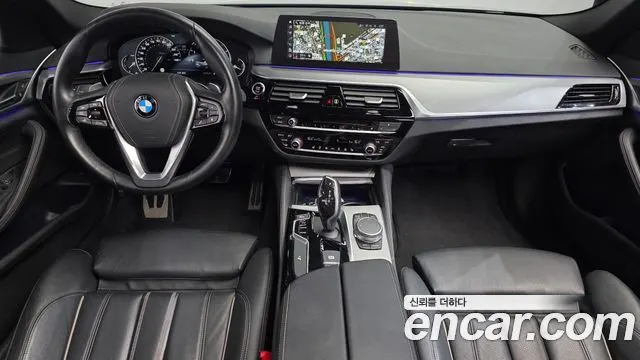 BMW 5 SERIES 2018 — 63 682 км, серебристо-серый, Корея — под ключ — фото 7
