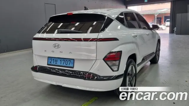 HYUNDAI KONA ELECTRIC 2025 — 21 700 км, белый, Корея — под ключ — фото 2