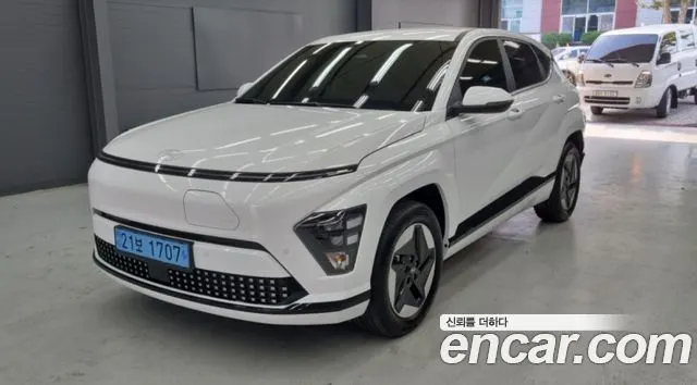 HYUNDAI KONA ELECTRIC 2025 — 21 700 км, белый, Корея — под ключ — фото 12