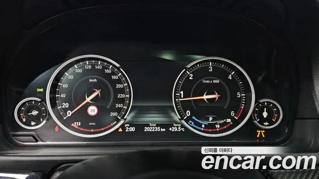 BMW 5 SERIES 2016 — 202 235 км, чёрный, Корея — под ключ — фото 8