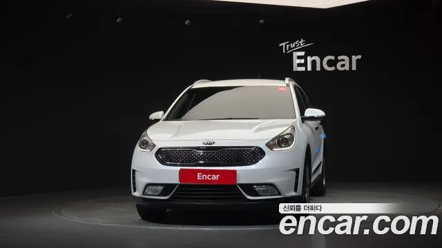 KIA NIRO 2017 — 150 806 км, белый, Корея — под ключ — фото 3