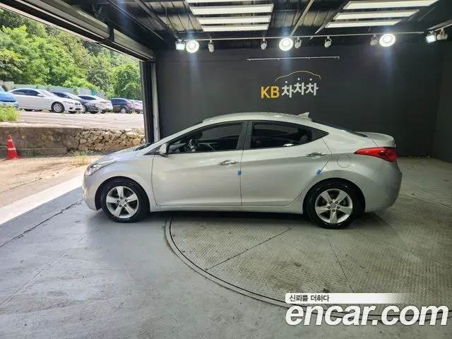 HYUNDAI AVANTE 2012 — 135 300 км, серебристый, Корея — под ключ — фото 3
