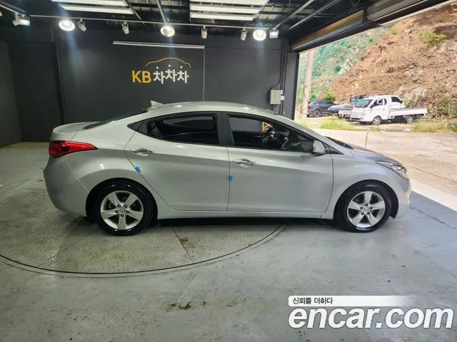 HYUNDAI AVANTE 2012 — 135 300 км, серебристый, Корея — под ключ — фото 7