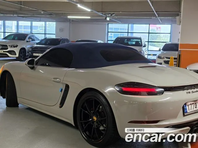 PORSCHE 718 BOXSTER 2018 — 84 000 км, белый, Корея — под ключ — фото 7