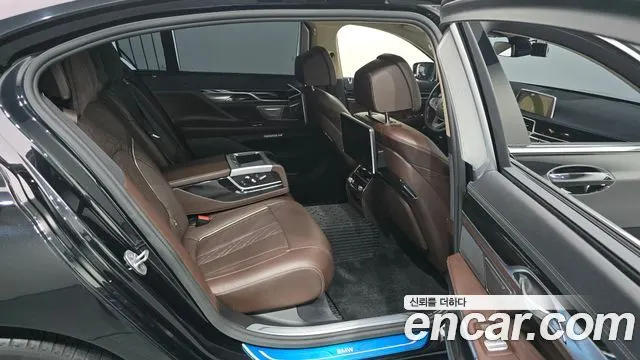 BMW 7 SERIES 2016 — 123 262 км, чёрный, Корея — под ключ — фото 11