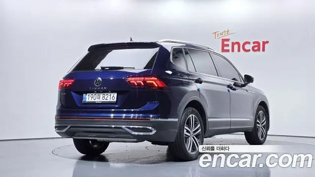 VOLKSWAGEN TIGUAN ALLSPACE 2023 — 23 019 км, синий, Корея — под ключ — фото 2