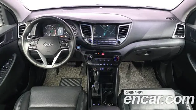 HYUNDAI TUCSON 2017 — 154 265 км, белый, Корея — под ключ — фото 7