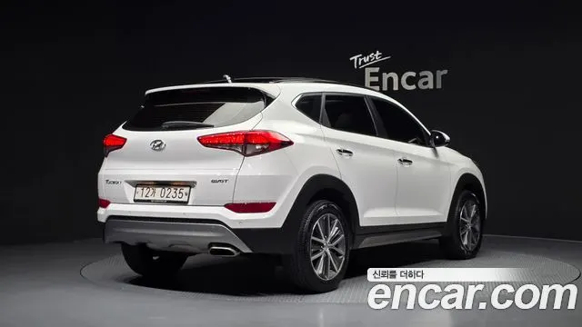 HYUNDAI TUCSON 2017 — 183 388 км, белый, Корея — под ключ — фото 2