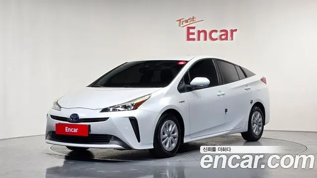 TOYOTA PRIUS 2021