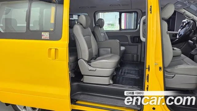 HYUNDAI GRAND STAREX 2019 — 114 629 км, жёлтый, Корея — под ключ — фото 11