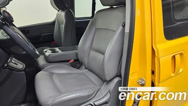 HYUNDAI GRAND STAREX 2019 — 114 629 км, жёлтый, Корея — под ключ — фото 12
