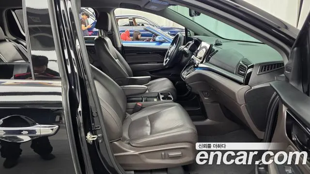 HONDA ODYSSEY 2019 — 120 143 км, чёрный, Корея — под ключ — фото 11