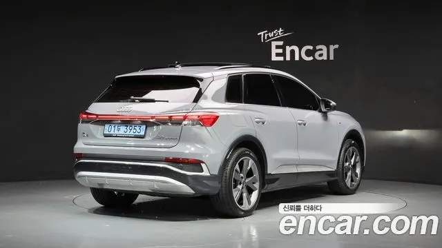 AUDI Q4 E-TRON 2022 — 45 055 км, серебристо-серый, Корея — под ключ — фото 2