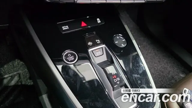 AUDI Q4 E-TRON 2022 — 45 055 км, серебристо-серый, Корея — под ключ — фото 9