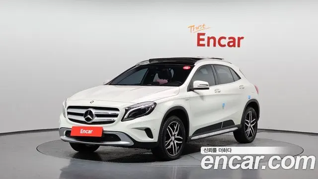 MERCEDES-BENZ GLA-CLASS X156 2017