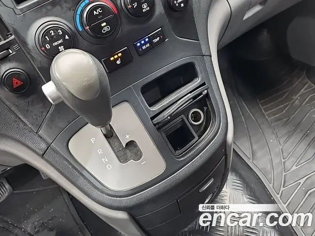 HYUNDAI GRAND STAREX 2014 — 129 789 км, серебристый, Корея — под ключ — фото 8