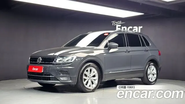 VOLKSWAGEN TIGUAN 2018 — 84 556 км, серый, Корея — под ключ — фото 12