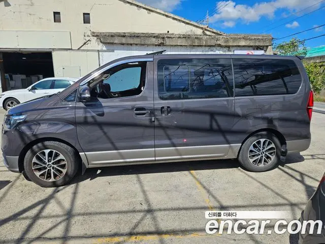 HYUNDAI GRAND STAREX 2019 — 162 225 км, коричневый, Корея — под ключ — фото 2