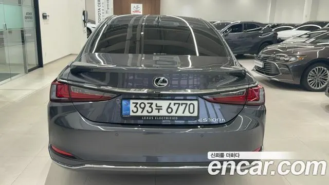 LEXUS ES300H 2026 — 13 299 км, серый, Корея — под ключ — фото 4