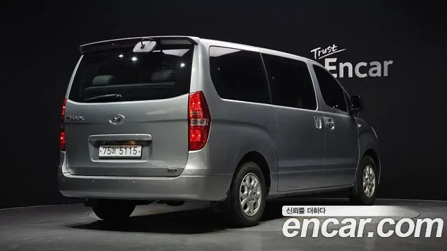 HYUNDAI GRAND STAREX 2014 — 178 001 км, серебристый, Корея — под ключ — фото 2