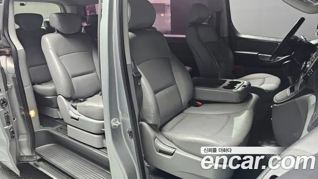 HYUNDAI GRAND STAREX 2014 — 178 001 км, серебристый, Корея — под ключ — фото 12