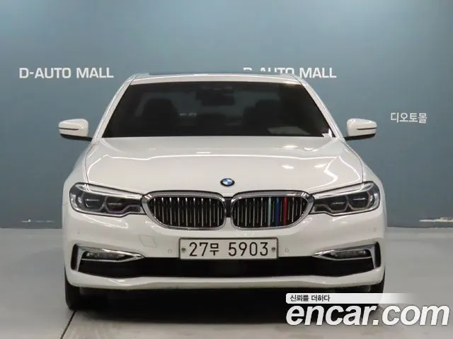 BMW 5 SERIES 2018 — 136 000 км, белый, Корея — под ключ — фото 3