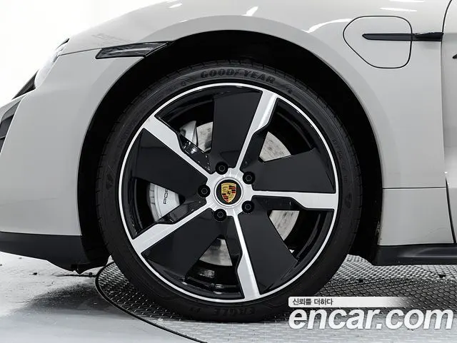 PORSCHE TAYCAN 2024 — 22 040 км, белый-перламутр, Корея — под ключ — фото 5