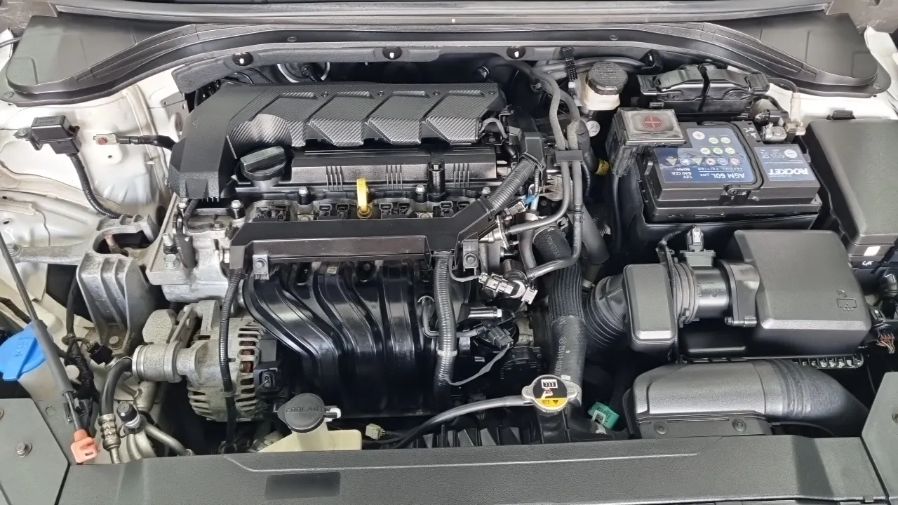 HYUNDAI AVANTE 2019 — 100 500 км, белый, Корея — под ключ — фото 6
