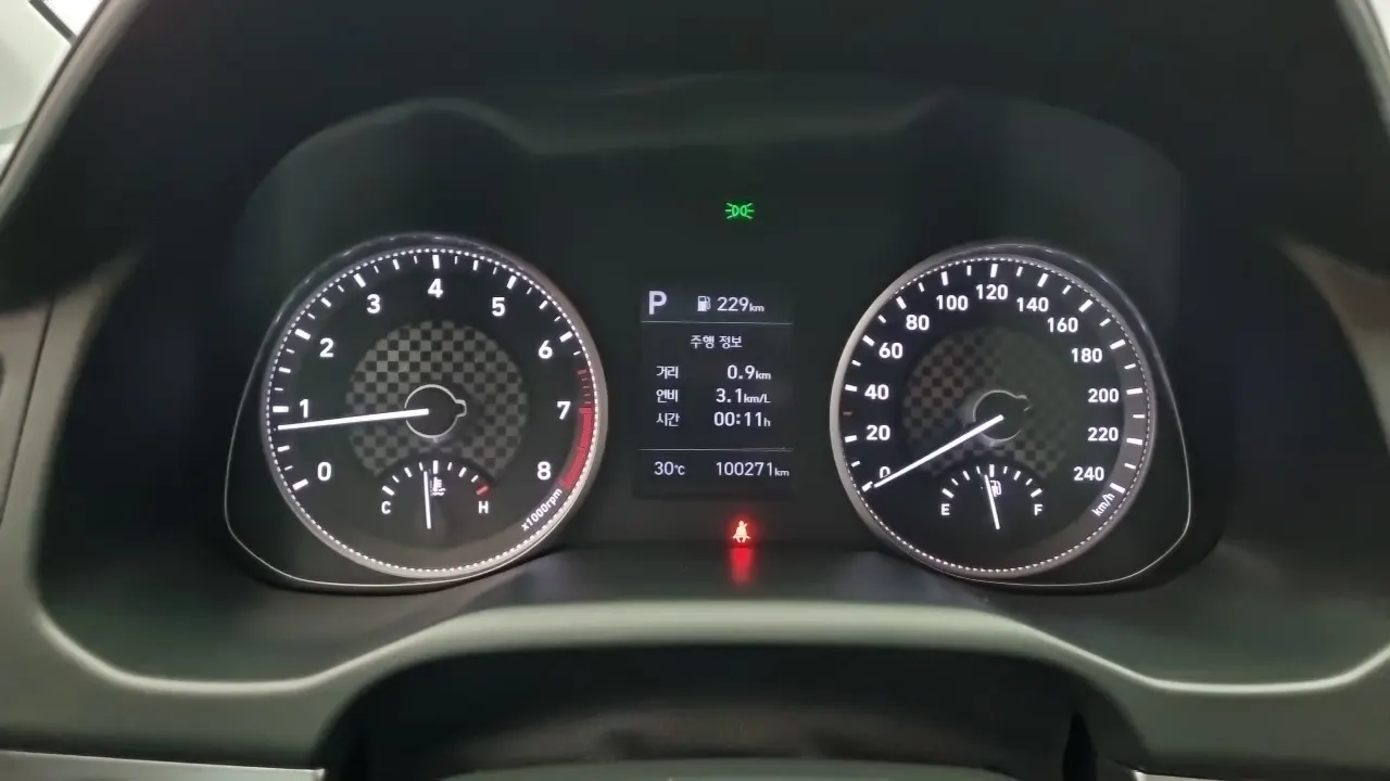 HYUNDAI AVANTE 2019 — 100 500 км, белый, Корея — под ключ — фото 8