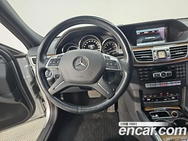 MERCEDES-BENZ E-CLASS W212 2014 — 113 454 км, серебристый, Корея — под ключ — фото 9