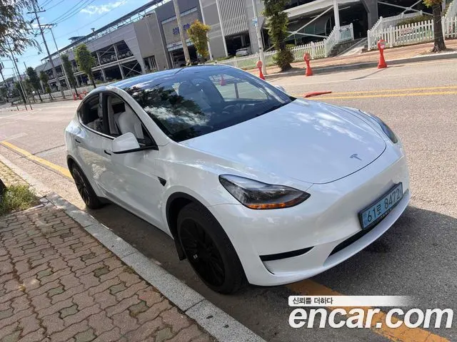 TESLA MODEL Y 2023 — 55 000 км, белый, Корея — под ключ — фото 2