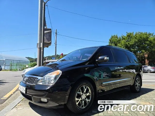 KIA CARNIVAL R 2013