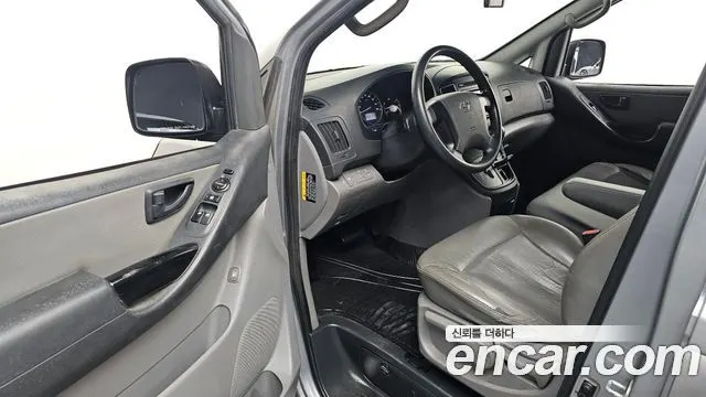 HYUNDAI GRAND STAREX 2017 — 143 562 км, серебристый, Корея — под ключ — фото 10