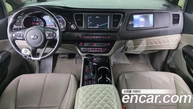 KIA CARNIVAL 2019 — 106 554 км, серебристый, Корея — под ключ — фото 7
