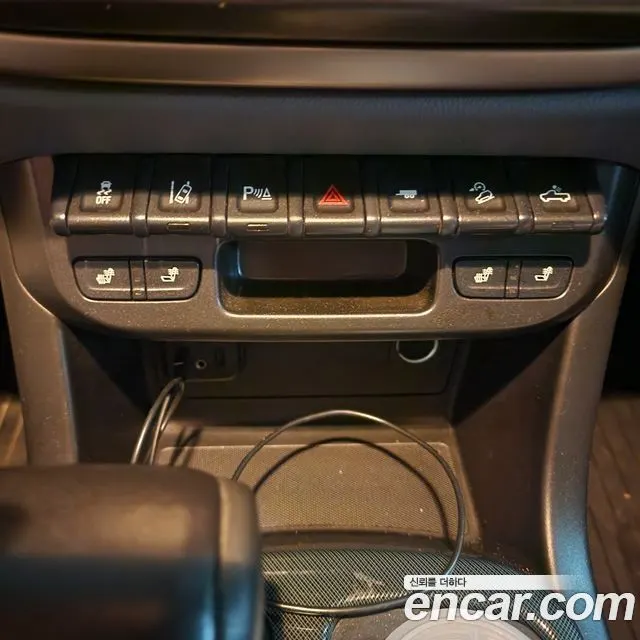 CHEVROLET REAL NEW COLORADO 2021 — 45 000 км, чёрный, Корея — под ключ — фото 9