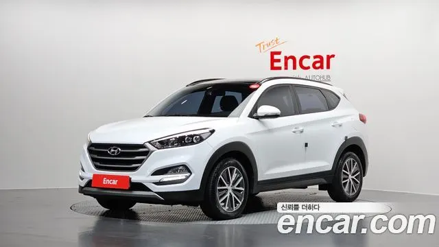 HYUNDAI TUCSON 2016 — 54 451 км, белый, Корея — под ключ — фото 1