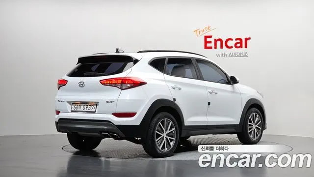 HYUNDAI TUCSON 2016 — 54 451 км, белый, Корея — под ключ — фото 2