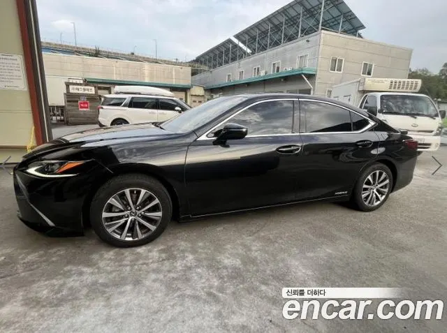 LEXUS ES300H 2019 — 179 517 км, чёрный, Корея — под ключ — фото 2